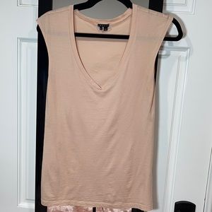 Theory v-neck tank top peach color medium